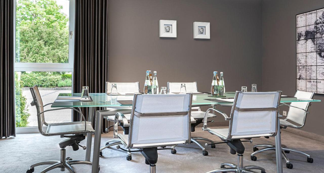 Victor'S Residenz-Hotel Schloss Berg Nennig Kültér fotó Meeting room