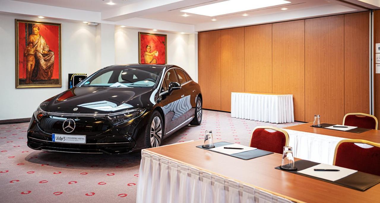 Victor'S Residenz-Hotel Schloss Berg Nennig Kültér fotó A Mercedes-Benz S-Class in the VIP Lounge at the airport