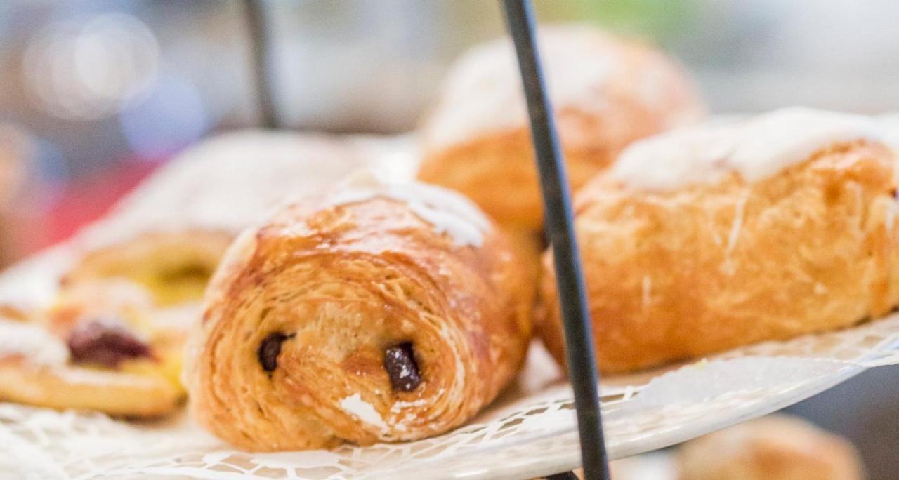 Victor'S Residenz-Hotel Schloss Berg Nennig Kültér fotó Pain au chocolat