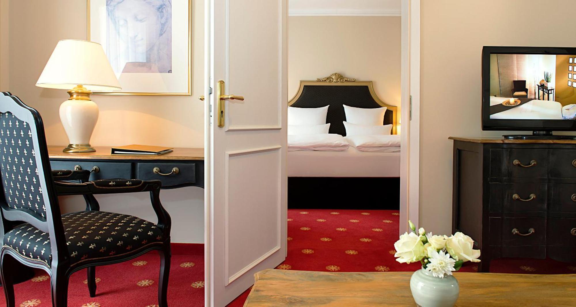 Victor'S Residenz-Hotel Schloss Berg Nennig Szoba fotó A suite at the Hotel de France